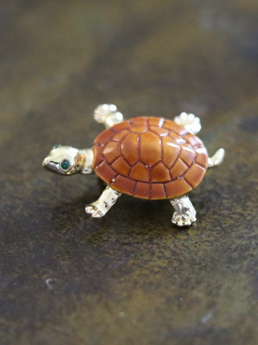 Vintage Gold Tone Brown Turtle 🐢 Brooch